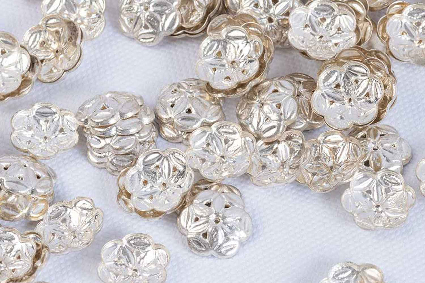 Mohan Shoppe Silver Color Flower Shape Metal Sequins for Craft, Embroidery and Jewelry Making Pack of 50gm