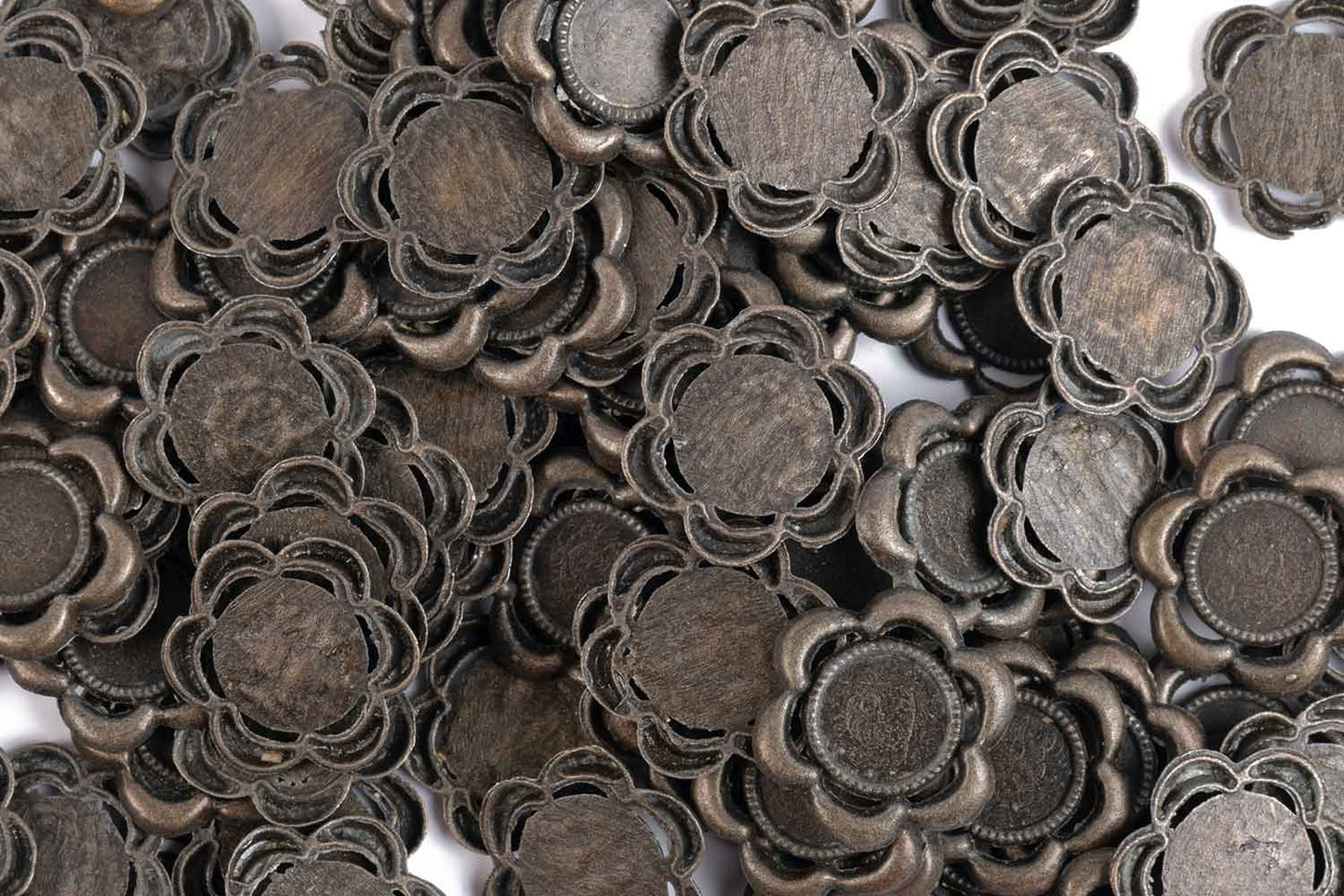Mohan Shoppe Antique Color Flower Shape Design Metal Sequins for Craft, Embroidery and Jewelry Making Pack of 20 Pieces