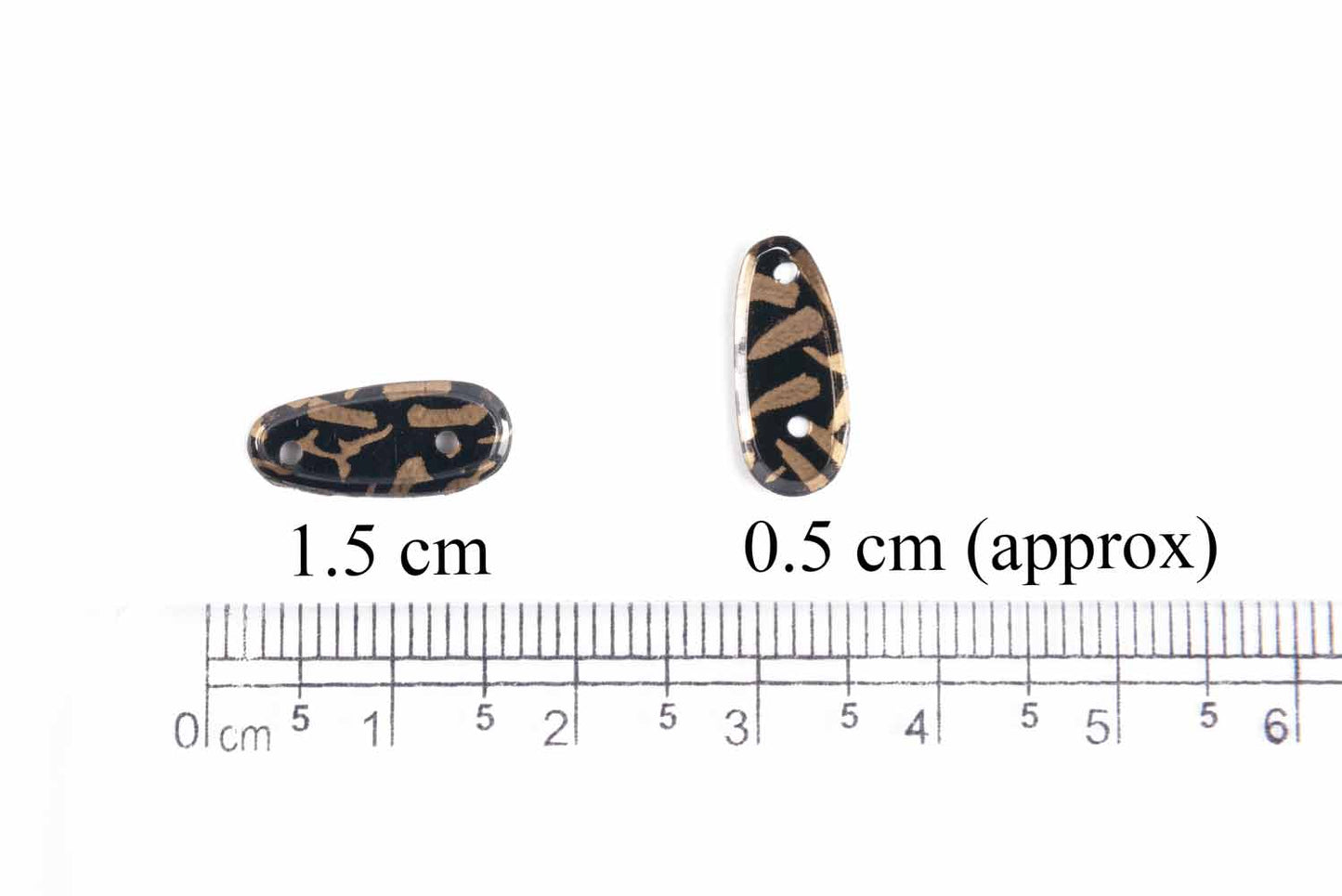 Mohan Shoppe Plastic Sequins for Suits, Dresses, Sarees, Craft Material, Decoration etc. (Package of 50 Grams)